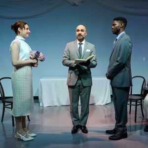 Review: A MIRROR at Prologue Theatre Photo