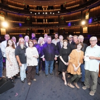 Jimmy Bowen Pays Tribute to Earl Thomas at the Country Music Hall of Fame Photo