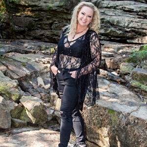 Pamela Hopkins Releases New Single 'Raised Some Hell in Me' as a Tribute to Her Late 