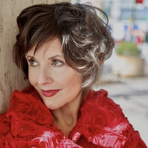 Interview: Rosemary Loar on Holiday Show JINGLES AND JAZZ at The Green Room 42 Interview