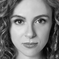 BWW Interview: PRETTY WOMAN's Olivia Valli On The Show & Her Most Essential Family Photo