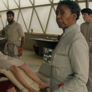 Video: Apple TV+'s MURDERBOT Episode 5 Sneak Peek Clip Video