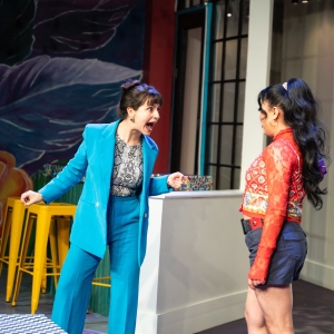 Photos: Horizon Theatre Company Presents LAUGHS IN SPANISH