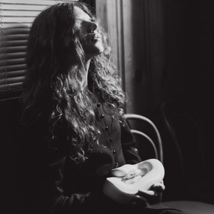 Sawyer Hill Sets Debut Album 'Everybody’s Home, Nobody’s Happy' Photo