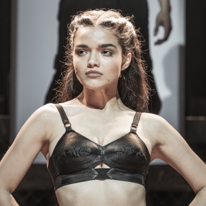 Rachel Zegler Expected to Return to EVITA Tonight After Mid-Show Illness Photo