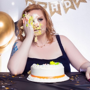 Becca Kidwell Will Bring FIFTY WAYS TO LEAVE YOUR FORTIES to Dont Tell Mama Photo