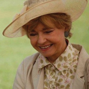 West End Theatres to Dim Their Lights for Prunella Scales Photo