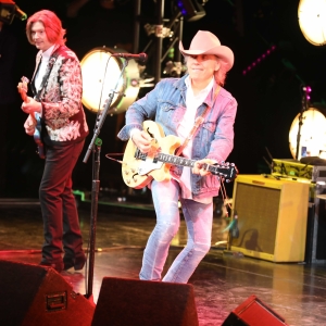 Dwight Yoakam Sets Las Vegas Performance for August Photo