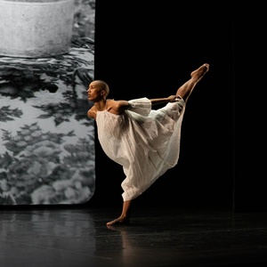 Interview: Carolyn Lucas Talks Trisha Brown Dance Company. Photo