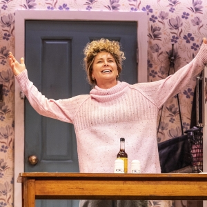 SHIRLEY VALENTINE Adds Extra Performance in Sydney