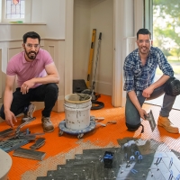 HGTV Extends Its Talent Deal With Drew And Jonathan Scott To 2022 Photo