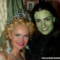 Idina Menzel Bids Farewell to Wicked with Brief Onstage Appearance Video