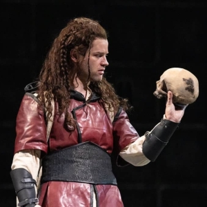 Review: HAMLET is a Haunting Spectacle at DCPA Photo