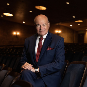 Sarasota Opera Announces Departure Of Longtime Artistic Director Victor DeRenzi Photo