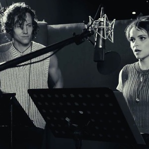 Video: Glenn Adamson and Lauren Jones Perform 'Wildflower' From DARK OF THE MOON Photo