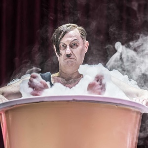Review: THE RESISTIBLE RISE OF ARTURO UI, starring Mark Gatiss Photo