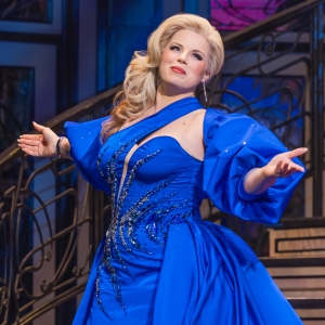 Photos: First Look At Pre-Broadway DEATH BECOMES HER in Chicago Video