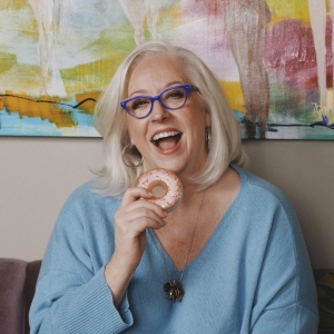 Songwriter Sandy Knox to Release New Audiobook Musical Photo