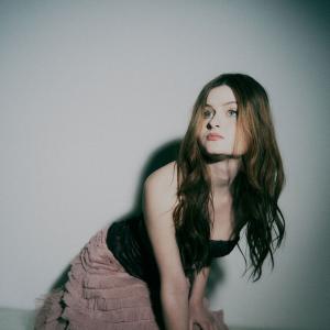 Queen Anne Releases New Single "Greyhound" Photo