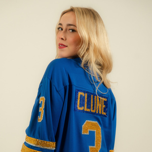 Pop-Rock Artist Cami Clune Sets New Album 'Should Be Sleeping' Photo