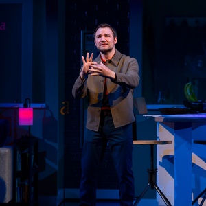 Photos & Video: Two River Theater And Deaf West Theatre's ELEPHANT SHOES Photo