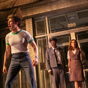 How David Korins' Scenic Design Helps Build the Tension in DOG DAY AFTERNOON Video