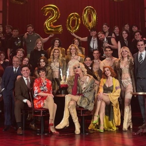 TV: CABARET celebra 200 funciones en el UMusic Hotel Teatro Albéniz Video