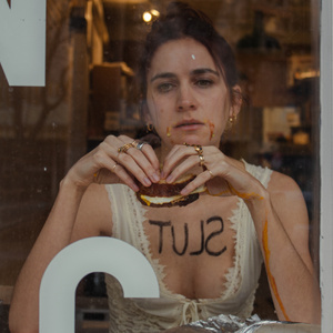 WOMAN SEEKING CUDDLES Will Come to Edinburgh Fringe Photo
