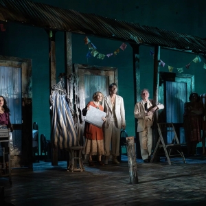 Review Roundup: Tennessee Williams' THE NIGHT OF THE IGUANA, Starring Tim Daly, Daphn Photo