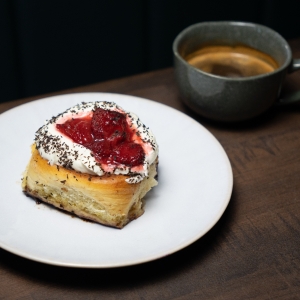 SUNDAY MORNING in the East Village for Cinnamon Rolls and Coffee Photo