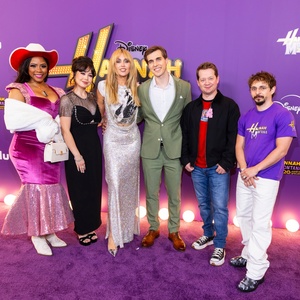 Photos: Miley Cyrus Reunites with HANNAH MONTANA Stars at 20th Anniversary Special Pr Video