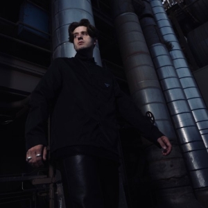 Aaron Hibell Sets Debut European Tour for This Fall Photo