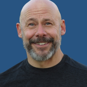 Interview: Dean Holt of ALICE IN WONDERLAND at Children's Theatre Company Interview