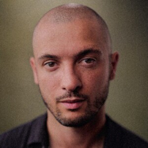Interview: 'There's A Blurring Of That Fourth Wall': Actor Jamael Westman On TABLE 17 Photo