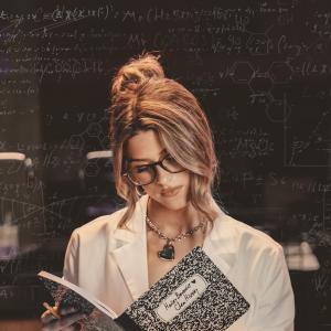 Hailey Benedict Releases New Track CHEM HISTORY Photo