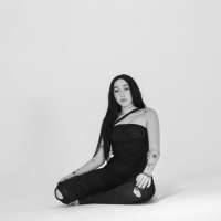 Noah Cyrus Releases Music Video For 'Lonely' Featuring Choir Members From The Los Ang Photo