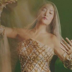 Chloe Flower Sets New Christmas Album 'She Composed: The Holidays'; Listen to the Fir Photo