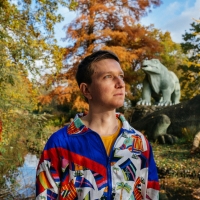 MAN WITH A GUITAR PLAYS STORY SONGS Comes to Banshee Labyrinth in Edinburgh…