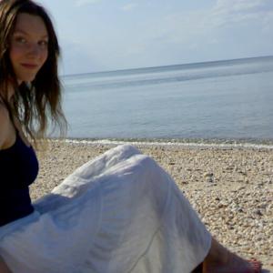 Ava Franks & YOUNG RISING SONS Release Indie Pop Single Photo