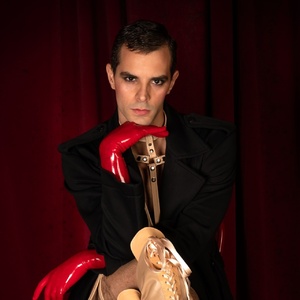 PHOTO: Primera imagen de José Pastor como Emcee en CABARET