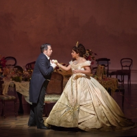 BWW Review: LA TRAVIATA's Powerhouse Cast and Crew Provide a Timeless, Stunning Production Photo