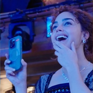 Video: TITANIQUE Cast Gets Into Costume; Sees Broadway Set Photo