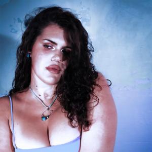Eva Pagán Announces EP2, Shares Spanglish Single 'I LOVE IT, IT'S SO SCARY' Photo