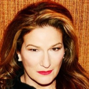 Ana Gasteyer’s SUGAR & BOOZE A HOLIDAY SPECTACULAR to Play The Town Hall Photo