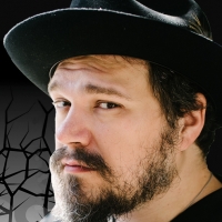 BWW Interview: Writer/Performer Justin Sayre Horror-ibly Camps in RAVENSWOOD MANOR Photo