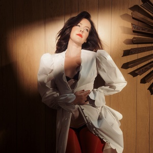 Jena Malone Sets 'Flowers for Men' Album; Check Out the Lead Single Now Photo