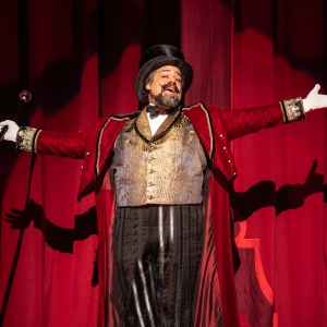 Austin Durant Will Return to MOULIN ROUGE! Photo