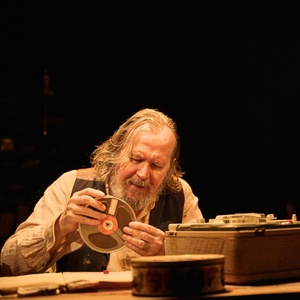 Review: KRAPP'S LAST TAPE, Starring Gary Oldman, Royal Court Theatre Photo