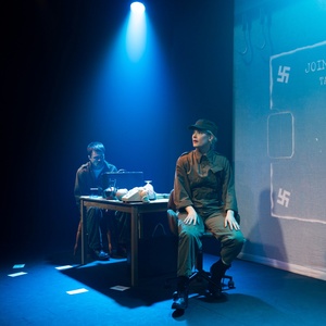 Review: SLAUGHTERHOUSE-FIVE, Southwark Playhouse Photo