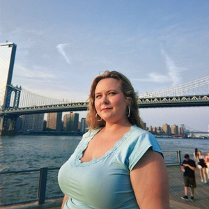 Interview: Cassi Mikat Takes Up Sonic Space in SING LOUD! at 54 Below Interview